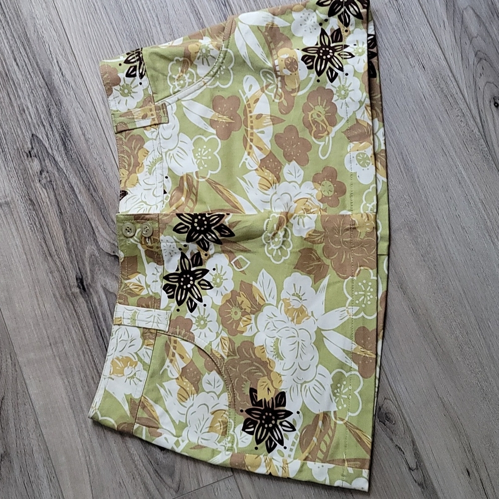 Charlotte Russe Fun Flower Skirt Size 9